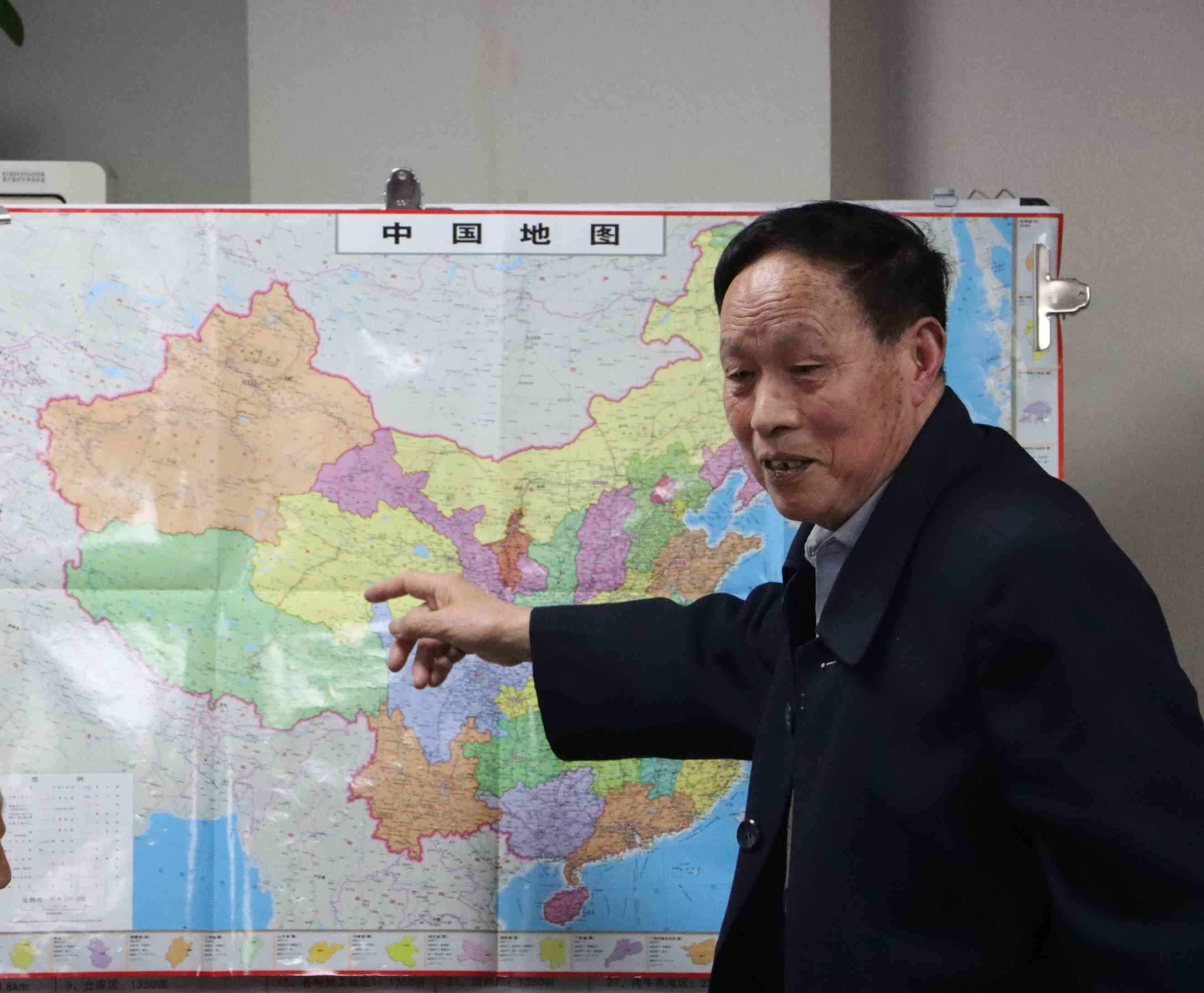 严广才先生第二期沙漠治理讲座开讲